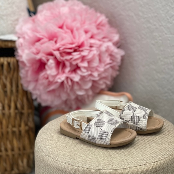 Child shoe collection bundle - Picture 2 of 6